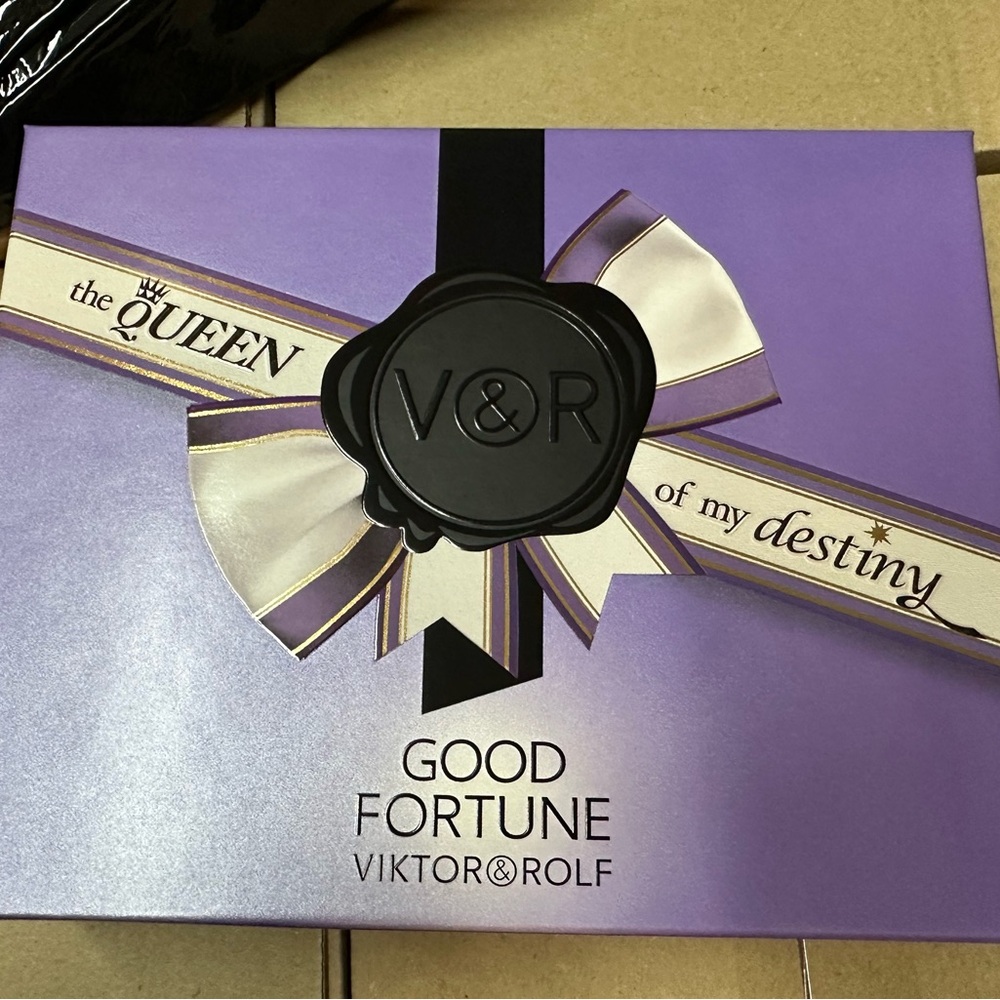 VIKTOR & ROLF GOOD FORTUNE 2 PIECE GIFT SET (BRAND NEW IN BOX, NEVER USED) - Picture 2 of 3